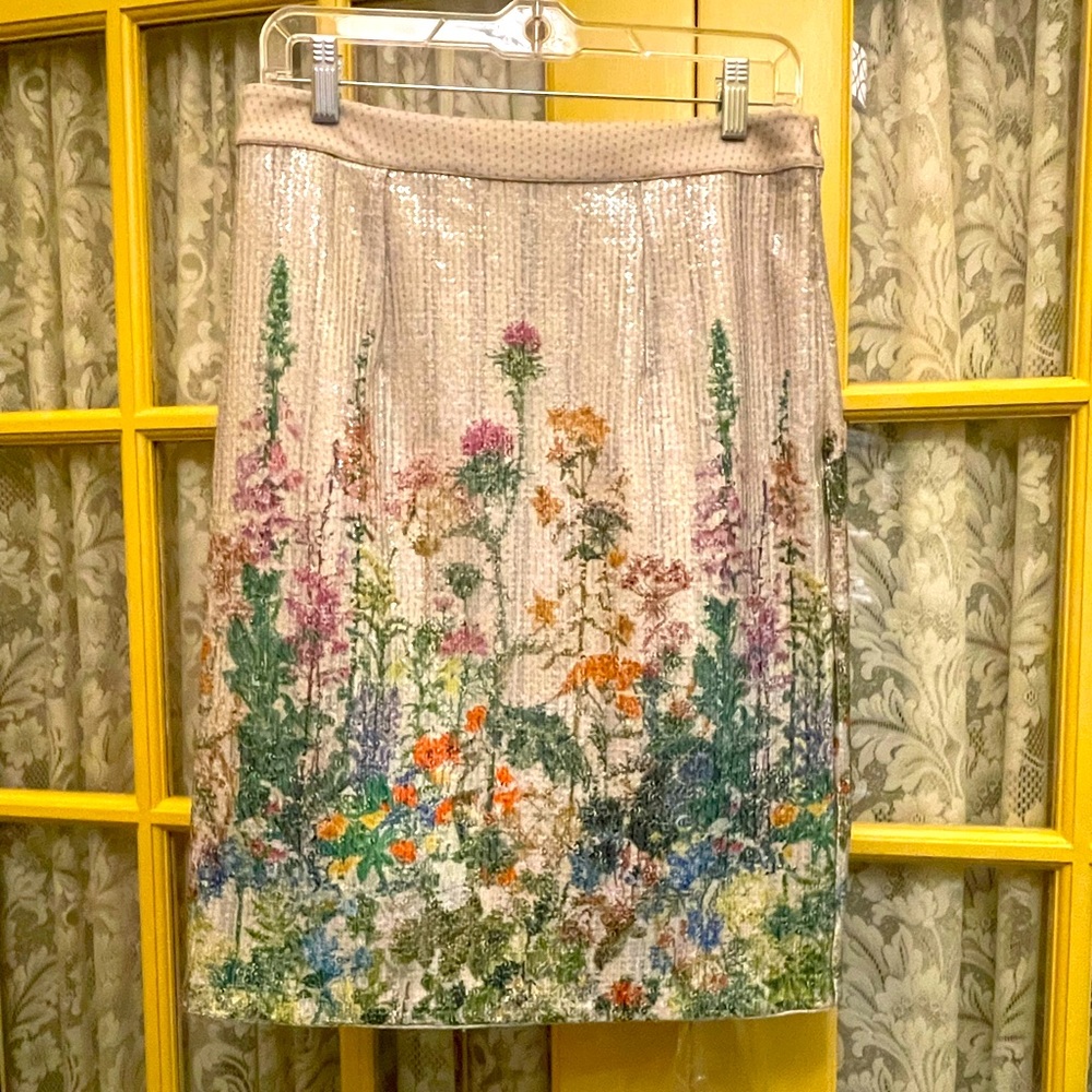 Size medium Geisha Design from Anthropologie. Beautiful garden scene on skirt.